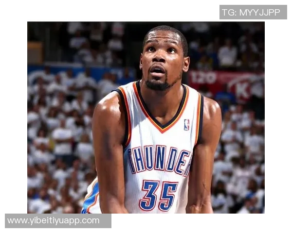 杜兰特呼吁队友主动创造机会不要总是依赖传球给他 杜兰特呼吁队友主动创造机会不要总是依赖传球给他