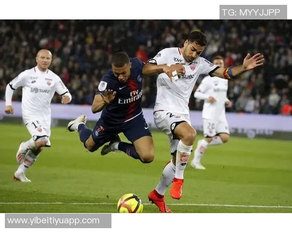 摩纳哥与巴黎对裁判VAR判罚不满卡马拉科雷尔红牌引发激烈争论