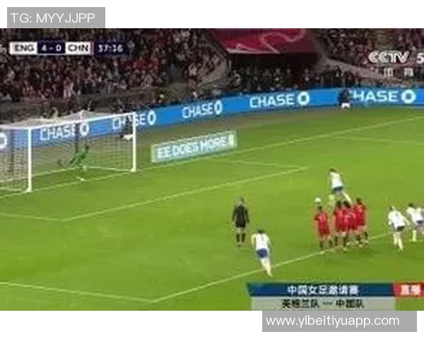 女足惨遭英格兰狂虐0比8后场低级失误令人心痛不已