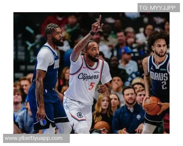 快船与独行侠半场激战哈登领衔快船领先克莱与马绍尔表现不俗