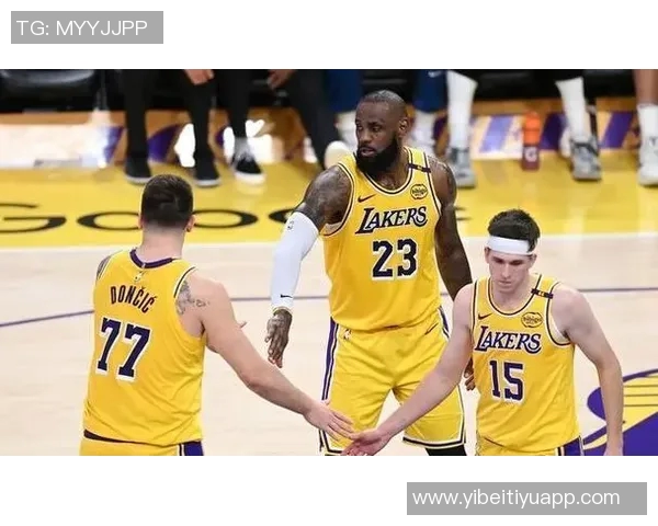 詹姆斯谈双塔阵容稀缺性火箭雄鹿骑士或成例外球队